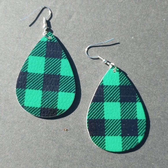 5 for $25 Buffalo Plaid Leather Earrings Black Green 5 Holiday Earrings - Picture 1 of 7